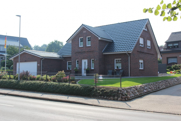 T.R.G. Friesengiebel - 018-E